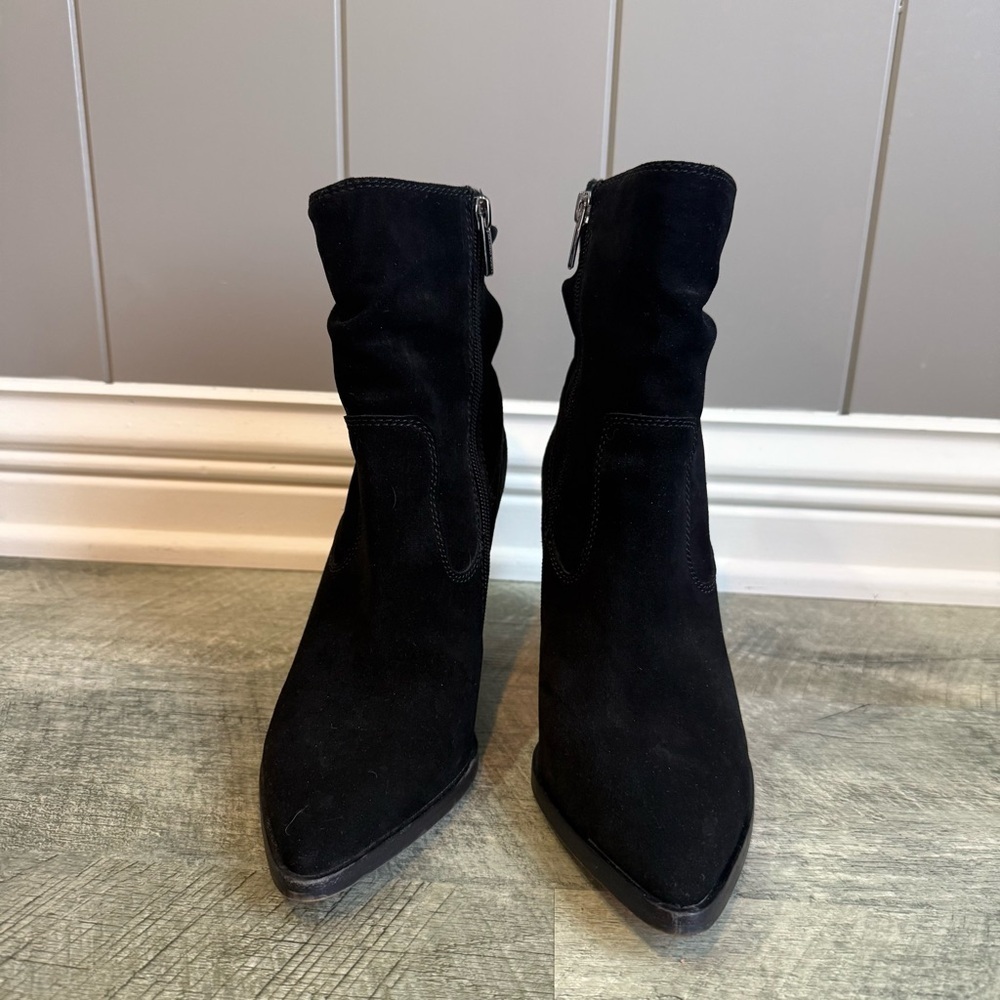 Vince Camuto Women's Crethana Black Suede Boots Size 8.5 Pointed Toe Block Heel - Picture 4 of 16